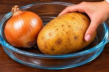 شام فوری و سوخاری تهیه شده با سیبزمینی و پیاز سرخ شده