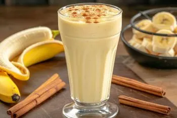 شیرموز خانگی غلیظ و خوش عطر؛ راز یک نوشیدنی کافی شاپی با چند ترفند ساده
