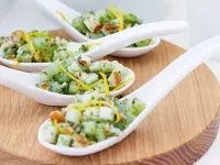 تصویر مرتبط با طرز تهیه سالاد والدورف آمریکایی؛ سالاد کلاسیک با طعمی متعادل و ترد